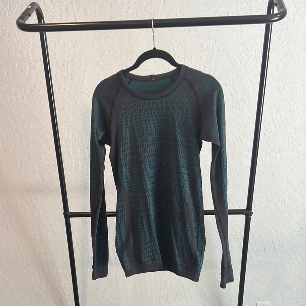 Lululemon Athletica Teal and Gray Long Sleeve Top